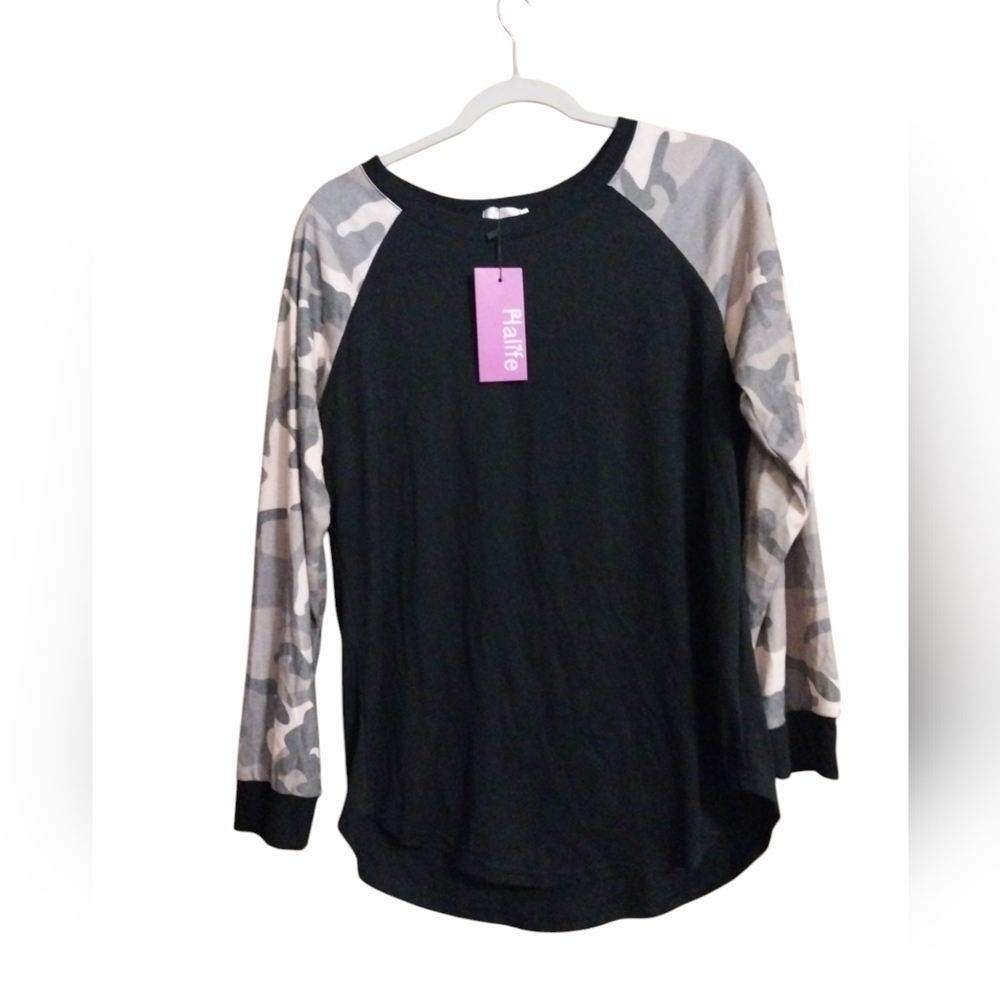 NWT women's shirt camo Halife size large